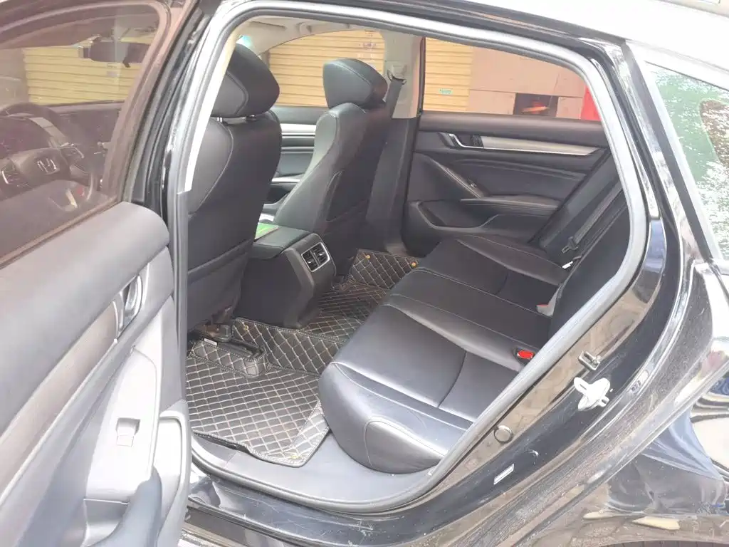 Honda Accord — фото 14