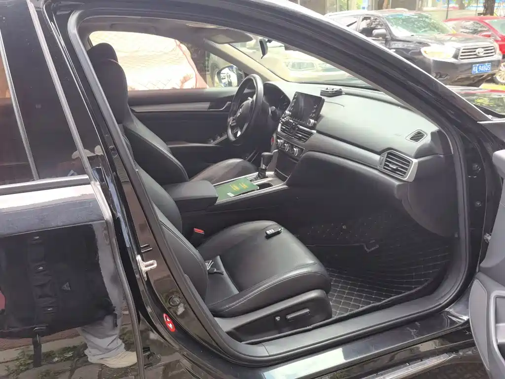 Honda Accord — фото 22