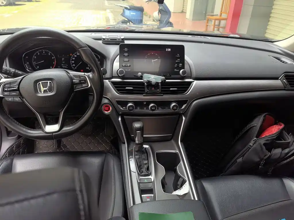 Honda Accord — фото 6