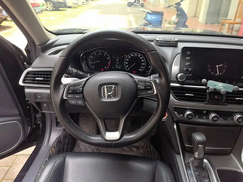 Honda Accord — фото 7