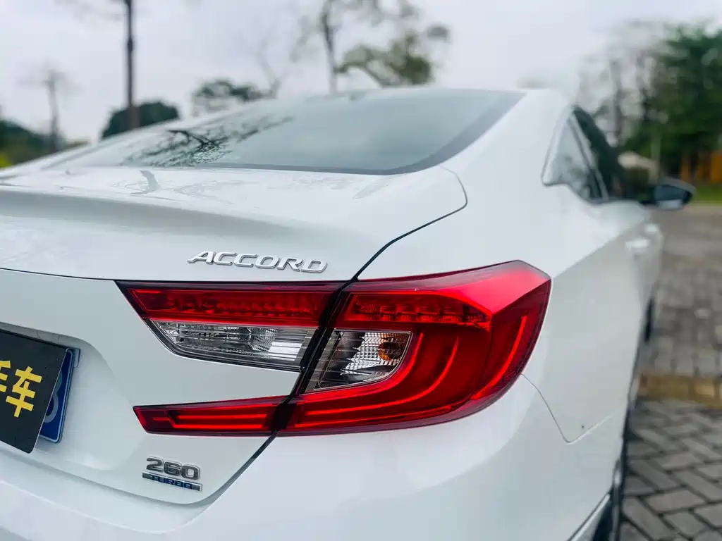 Honda Accord — фото 13