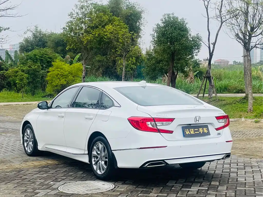 Honda Accord — фото 6