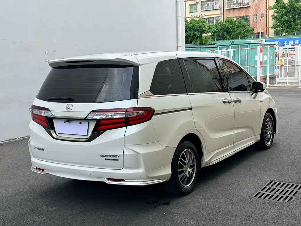 Honda Odyssey — фото 10