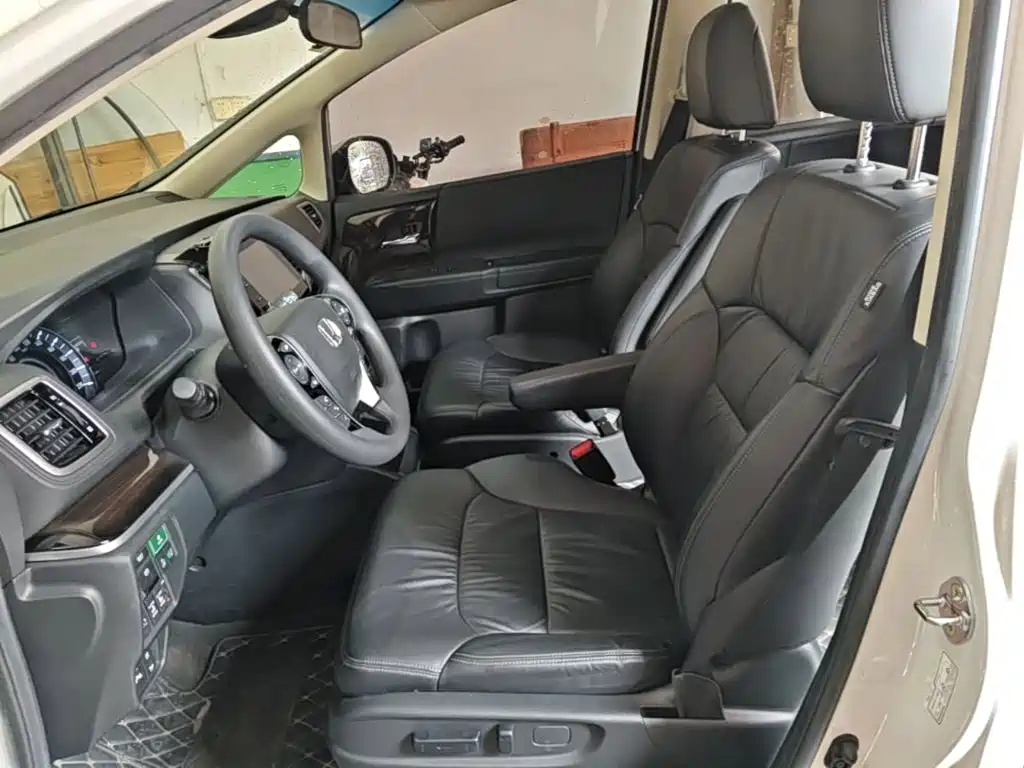 Honda Odyssey — фото 11