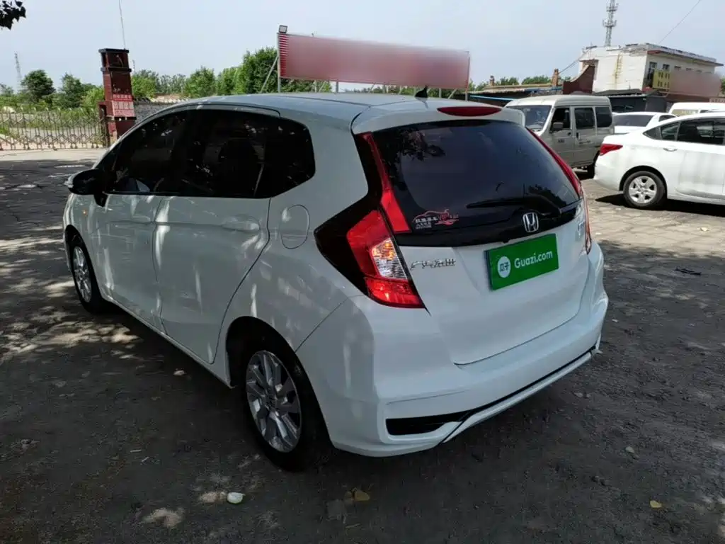Honda Fit — фото 5