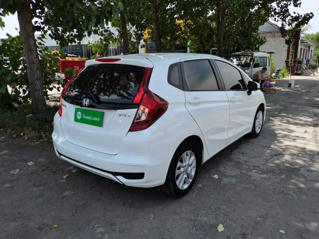 Honda Fit — фото 7