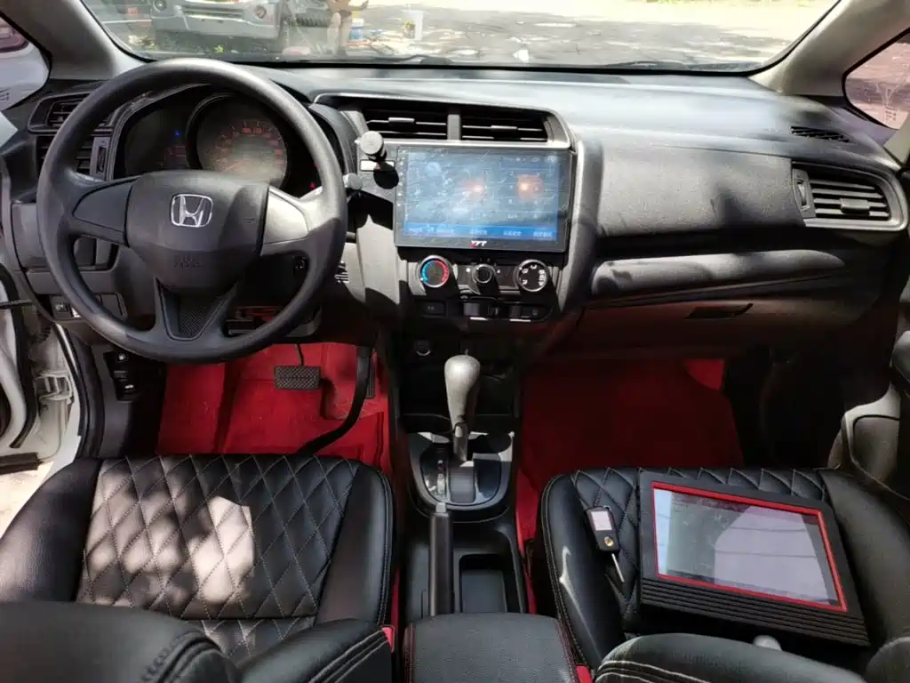 Honda Fit — фото 10