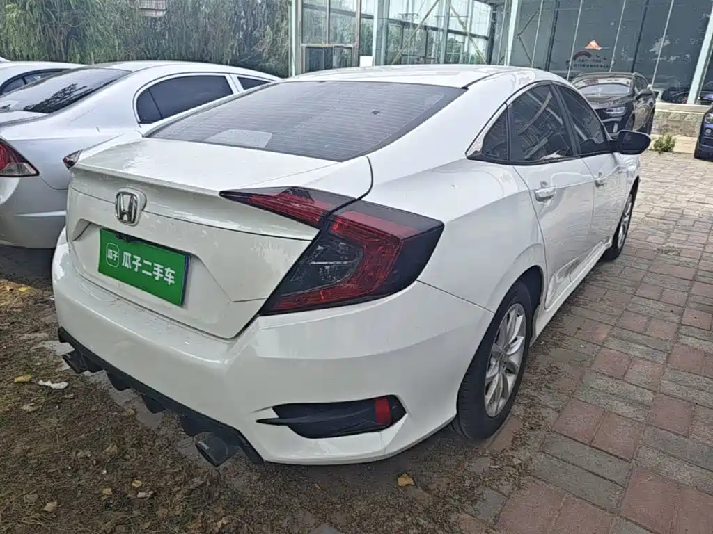 Honda Civic — фото 7