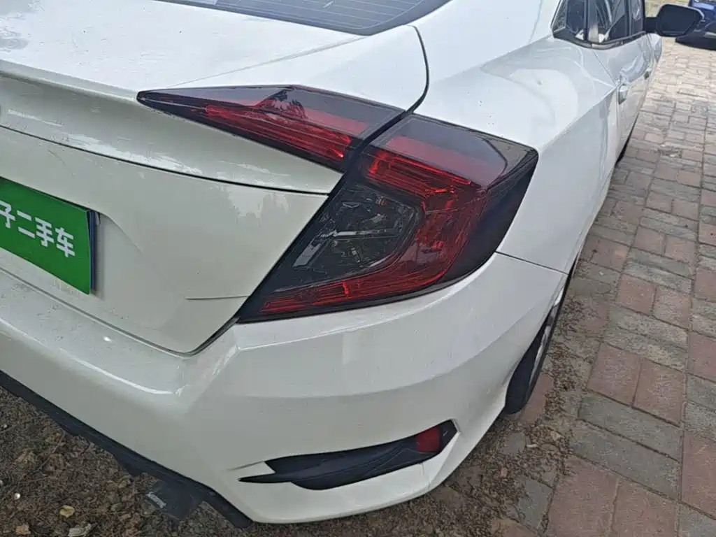 Honda Civic — фото 8