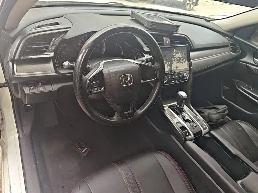 Honda Civic — фото 10
