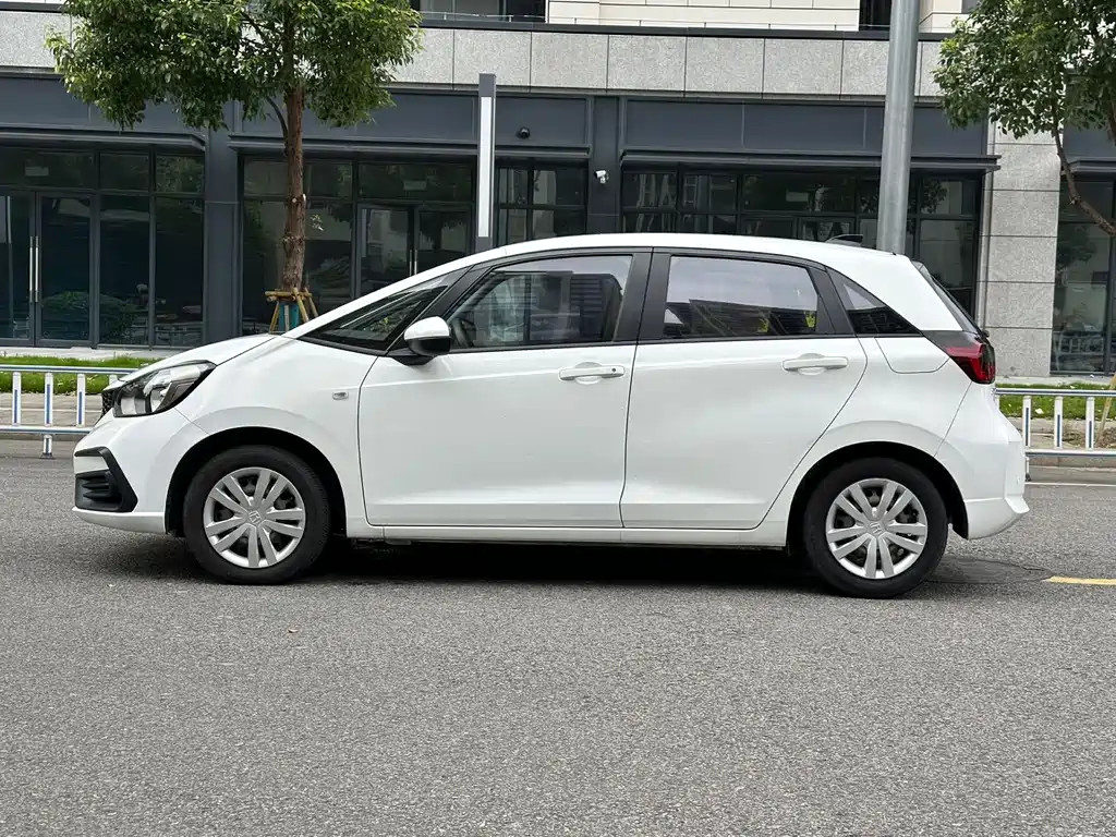 Honda Fit — фото 17