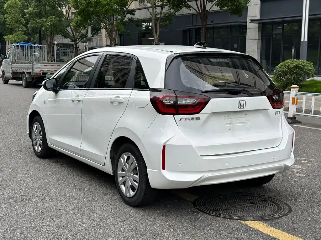 Honda Fit — фото 7