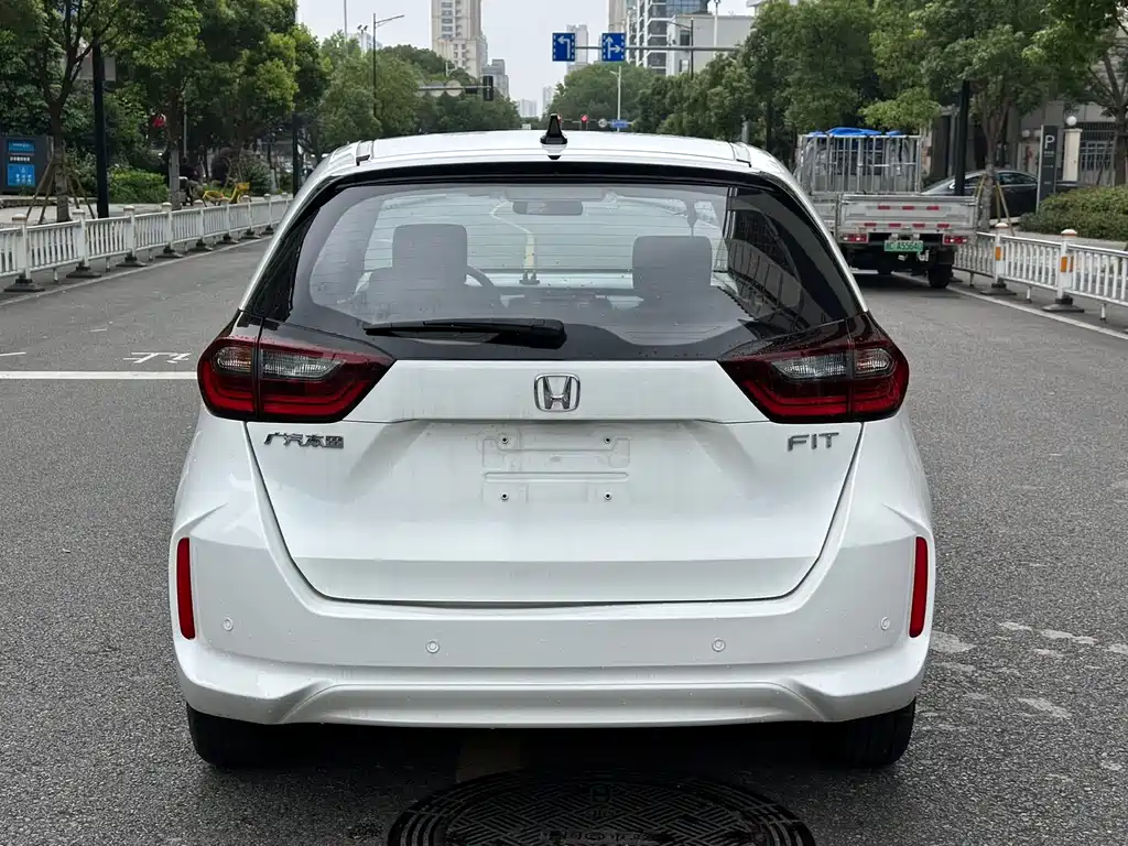 Honda Fit — фото 8