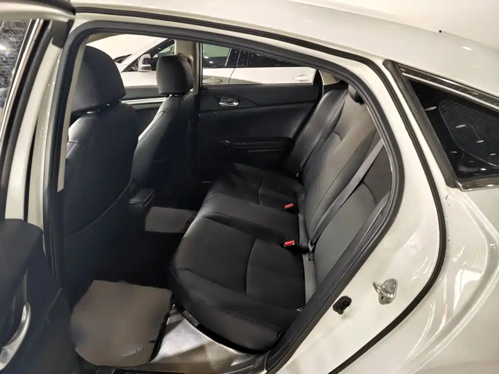 Honda Civic — фото 11