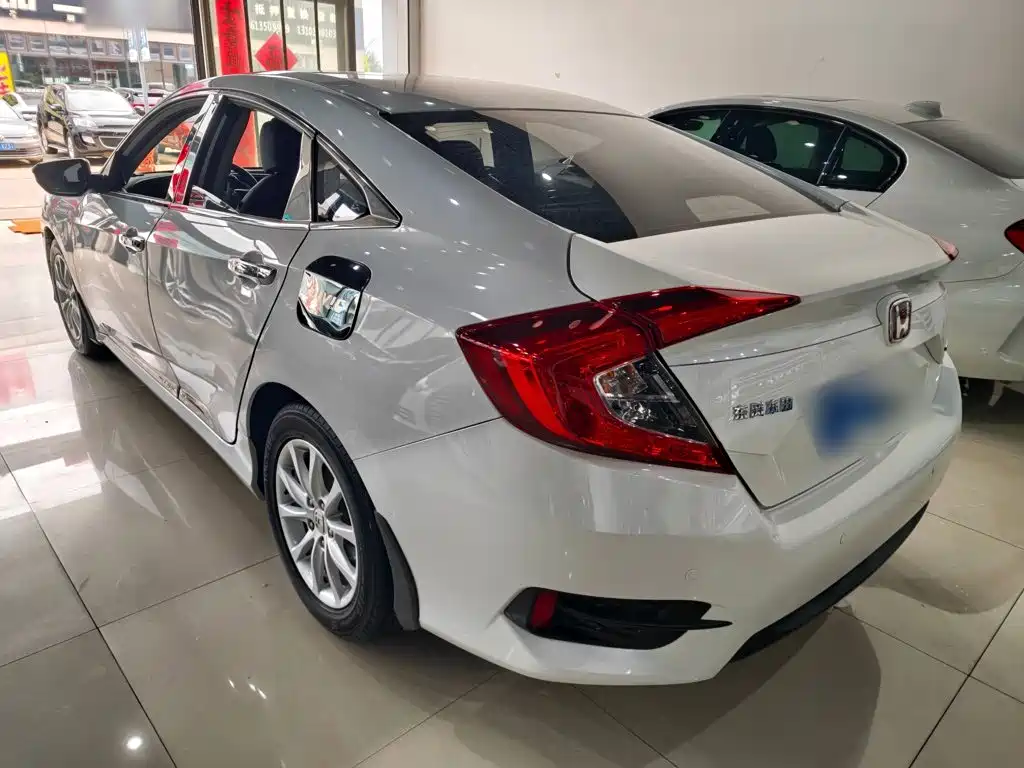 Honda Civic — фото 5