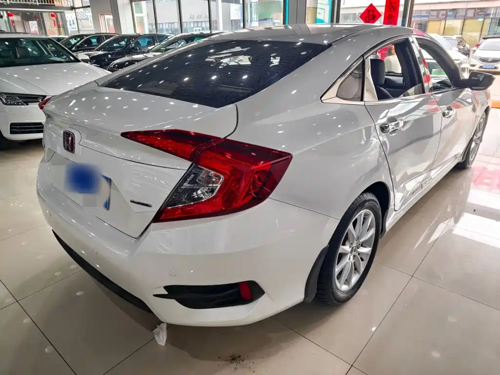 Honda Civic — фото 7