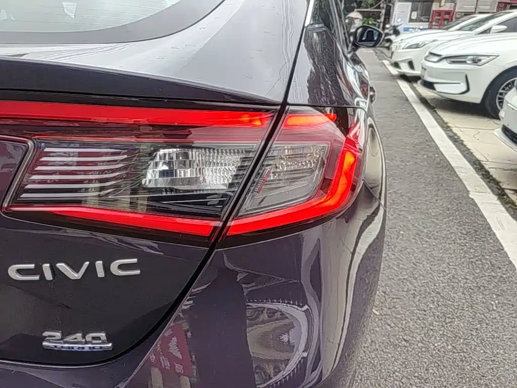 Honda Civic — фото 8