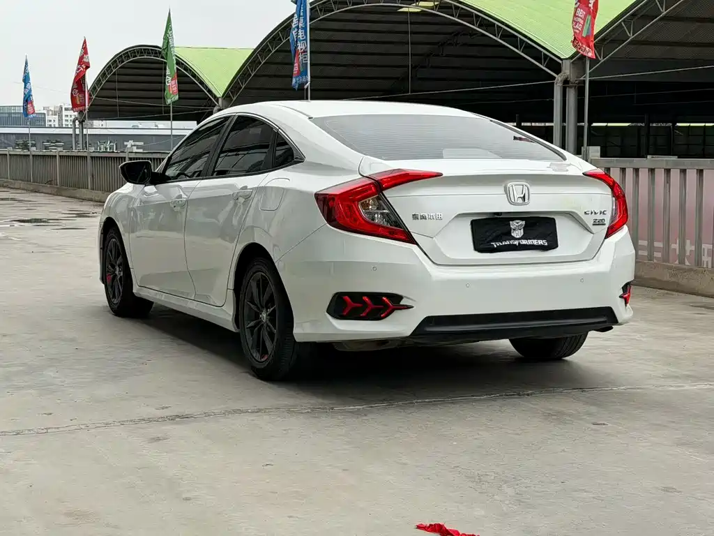 Honda Civic — фото 4