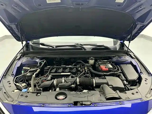 Honda Accord — фото 9
