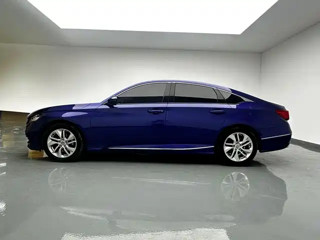 Honda Accord — фото 10