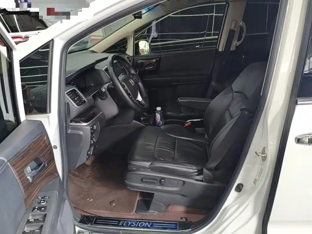 Honda Odyssey — фото 15