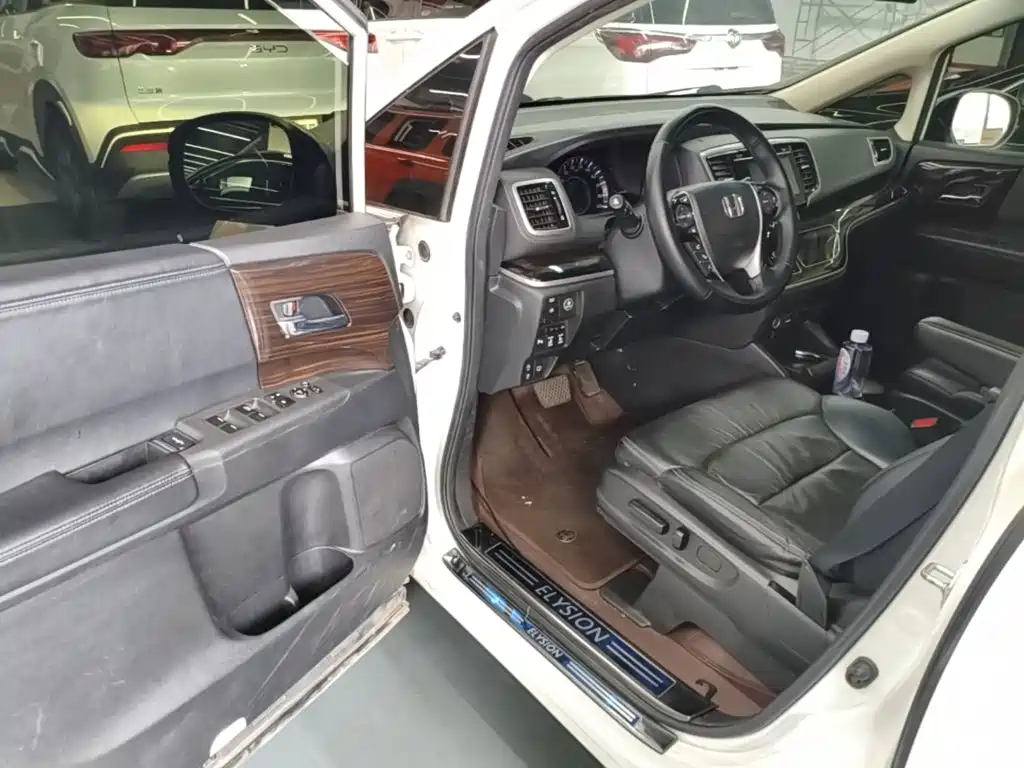 Honda Odyssey — фото 16