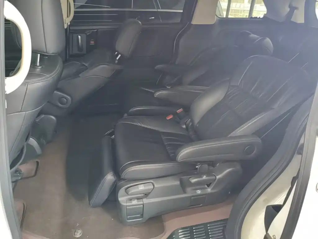 Honda Odyssey — фото 17