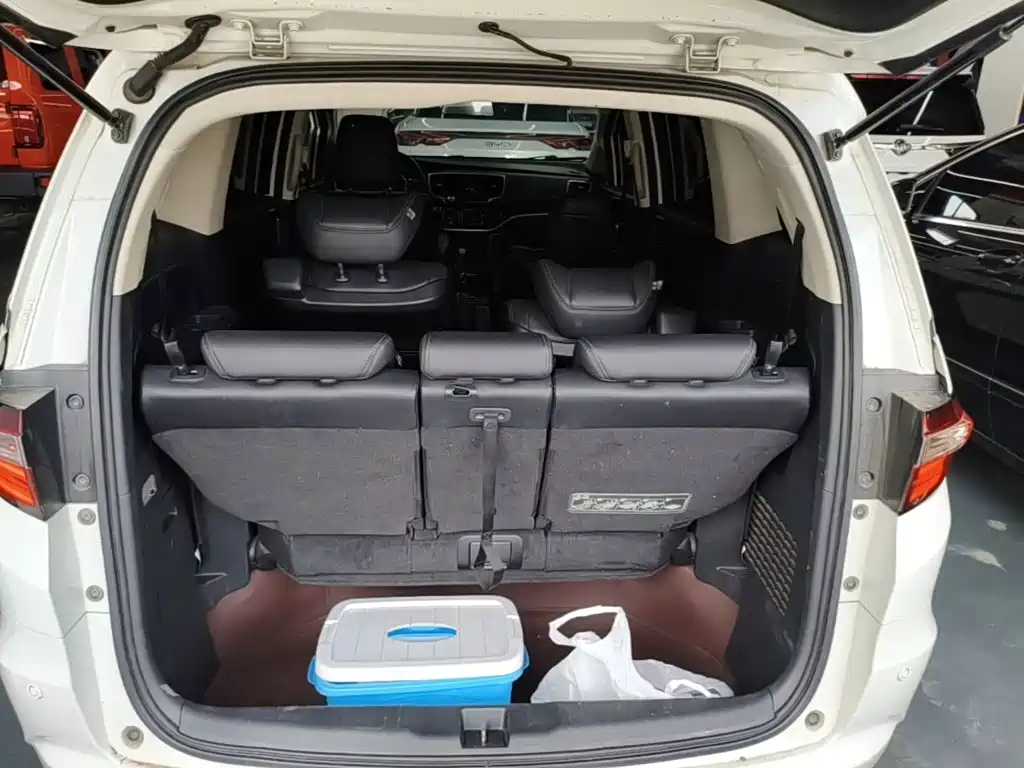 Honda Odyssey — фото 19