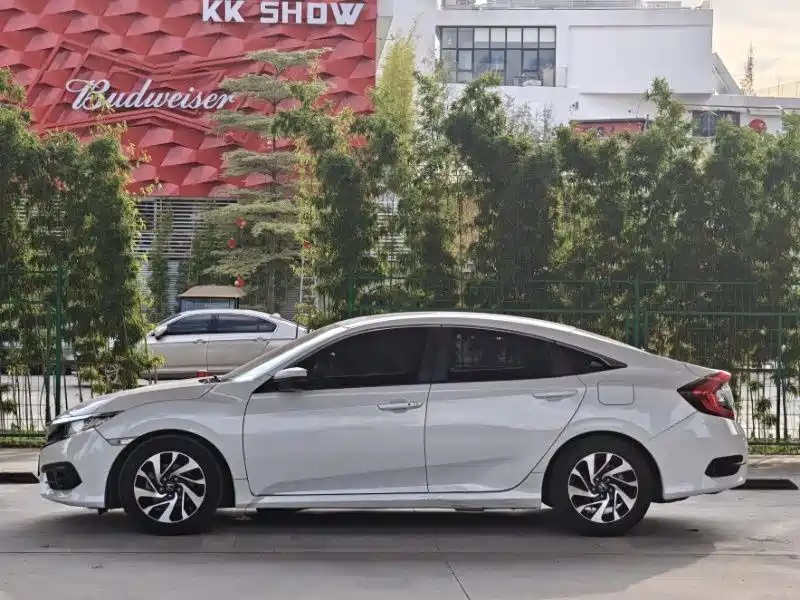Honda Civic — фото 3
