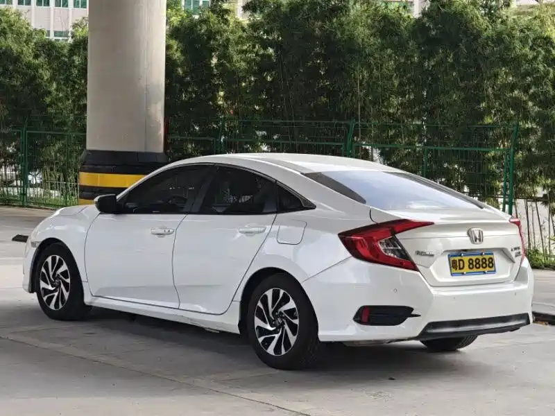 Honda Civic — фото 4