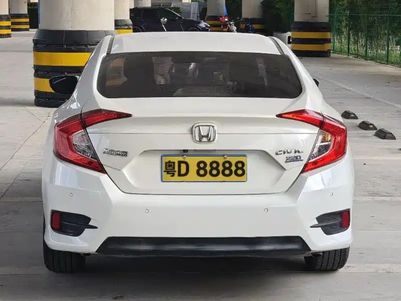 Honda Civic — фото 5