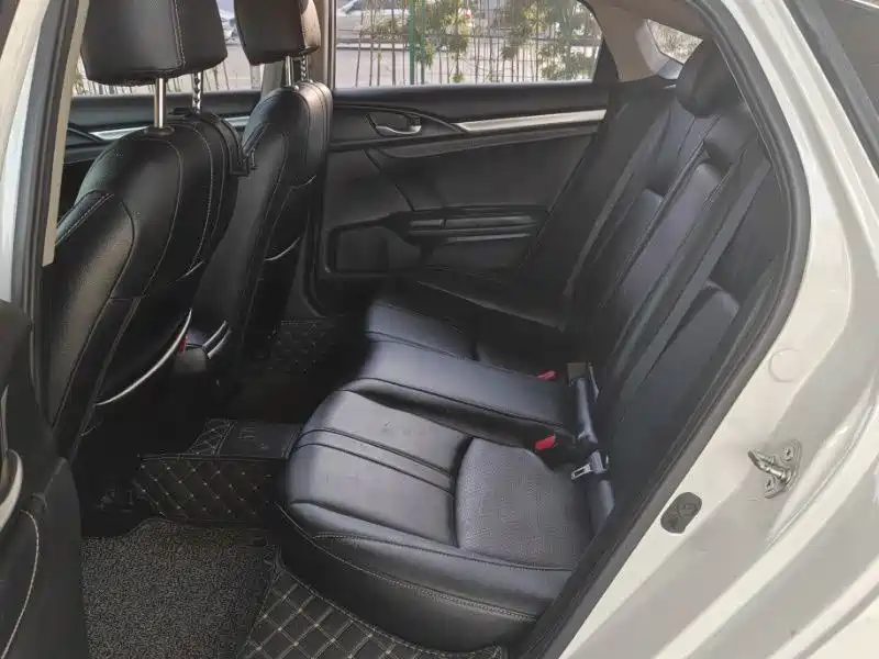Honda Civic — фото 7