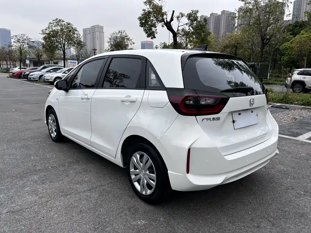 Honda Fit — фото 11