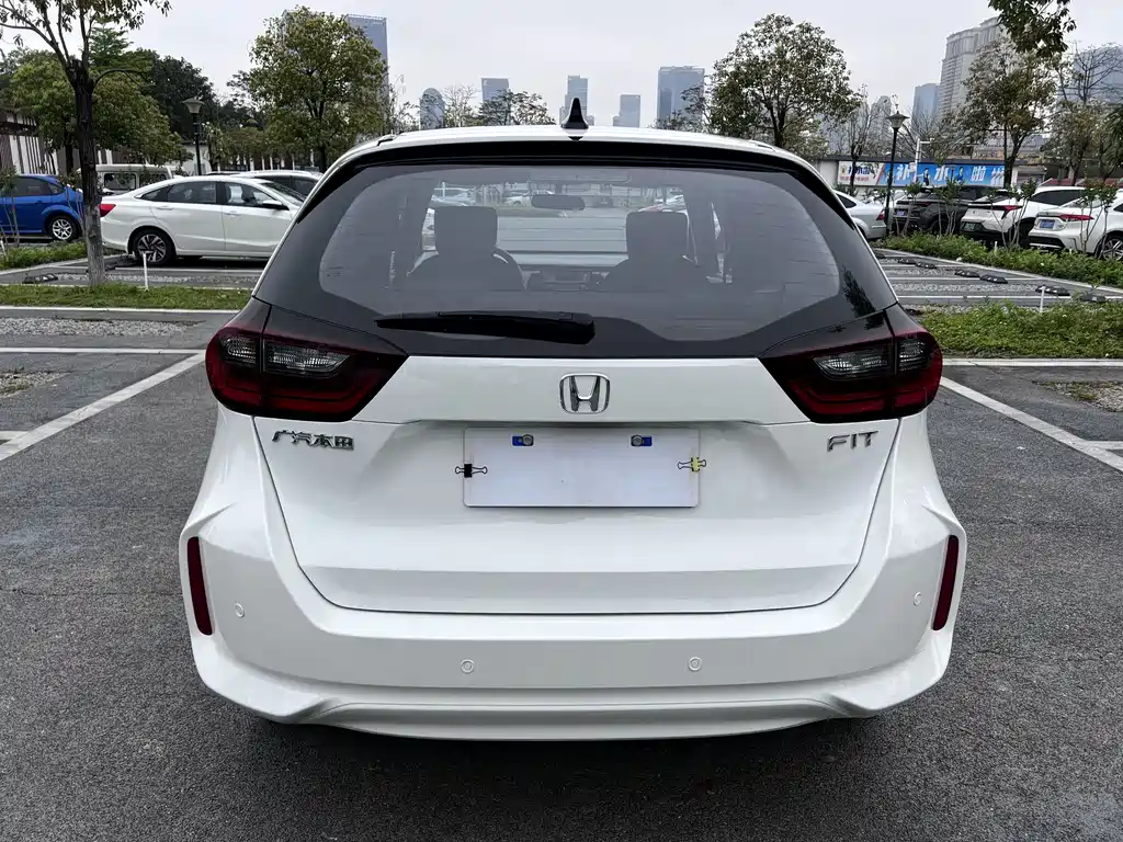 Honda Fit — фото 13