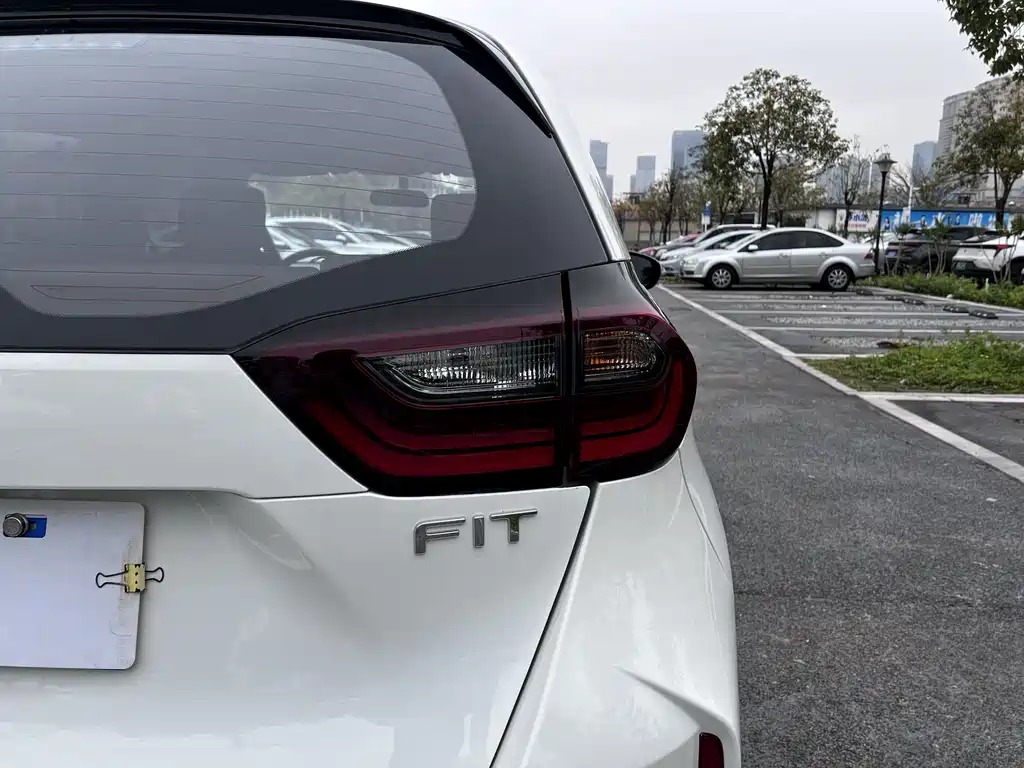 Honda Fit — фото 14