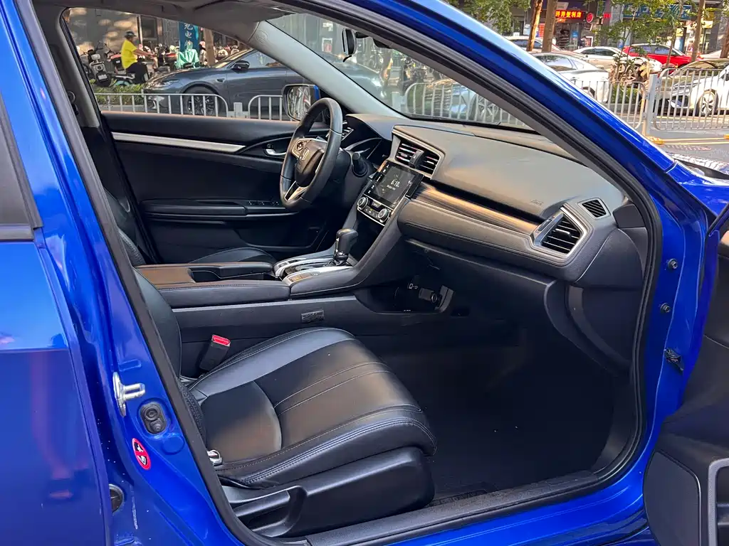 Honda Civic — фото 11