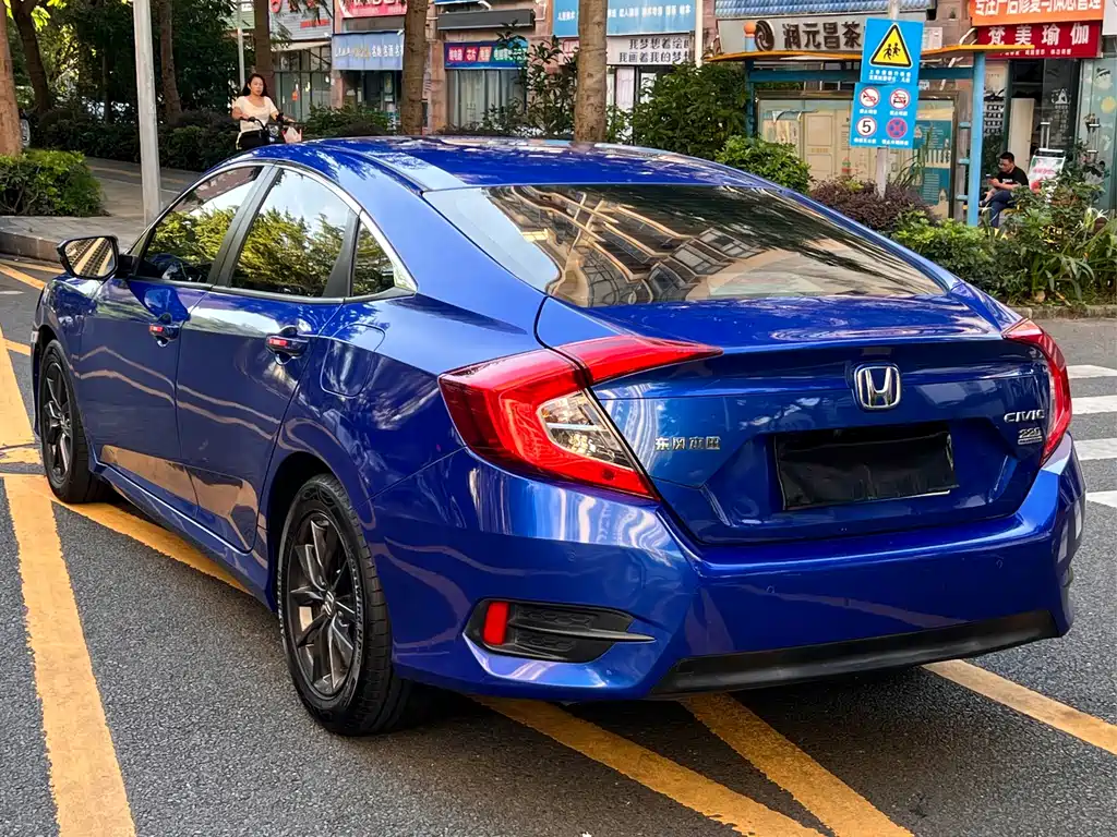 Honda Civic — фото 19