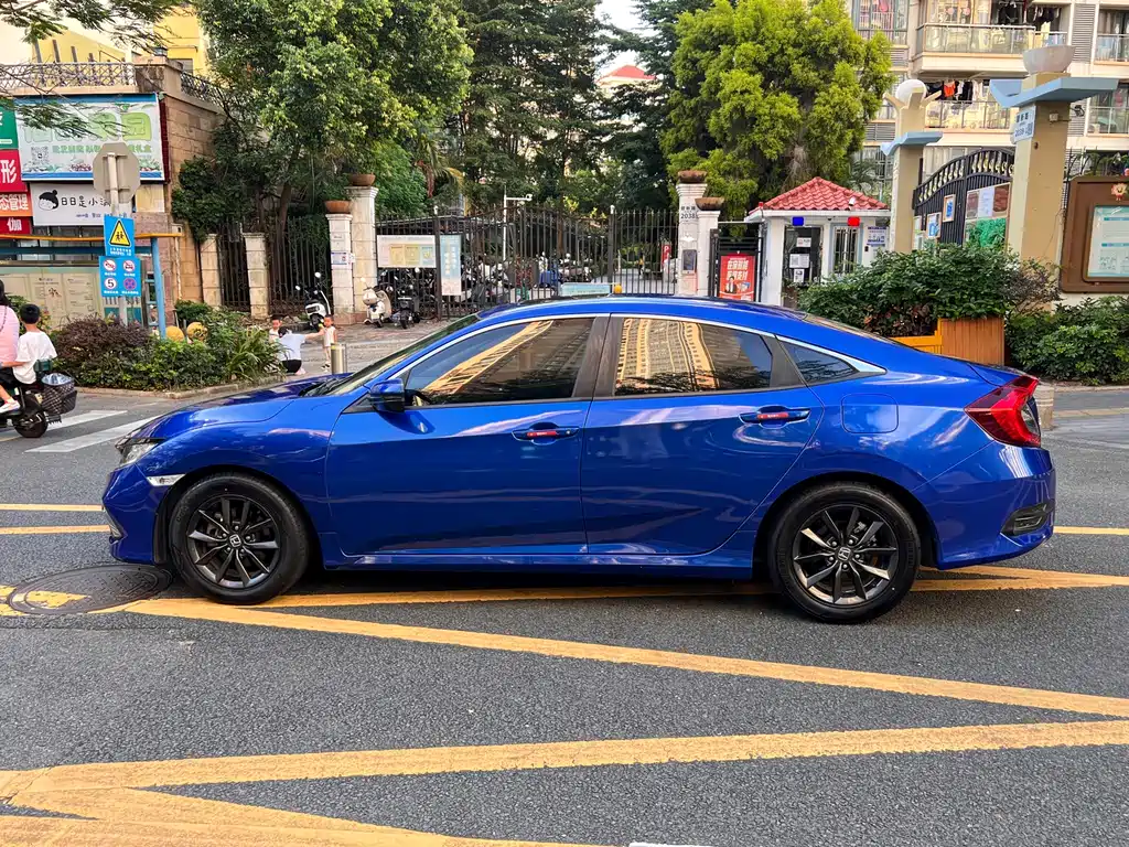 Honda Civic — фото 5
