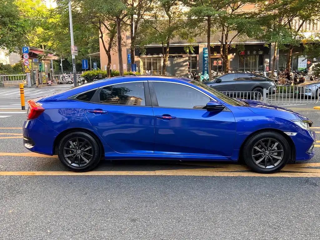 Honda Civic — фото 6