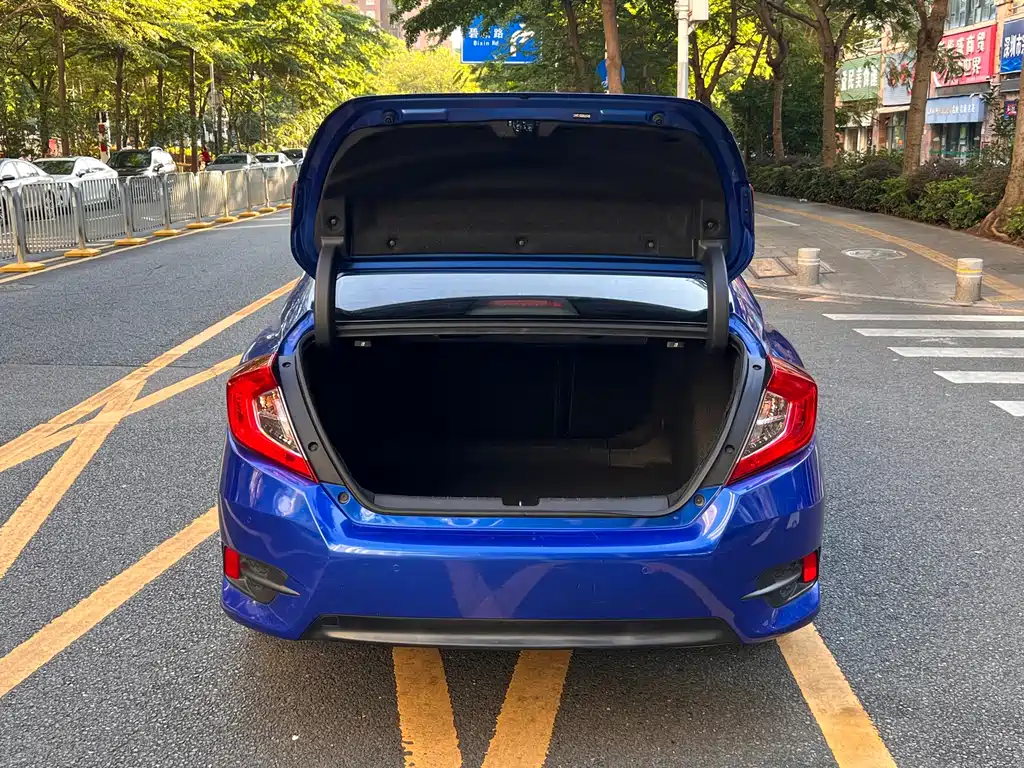Honda Civic — фото 7