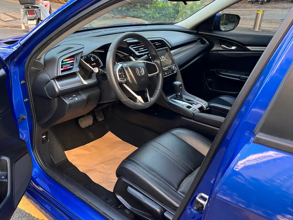 Honda Civic — фото 8