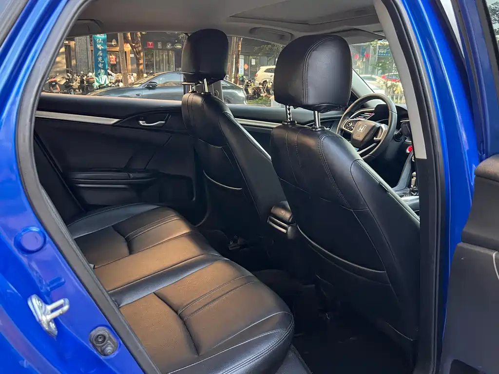 Honda Civic — фото 10