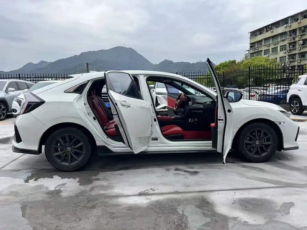 Honda Civic — фото 14