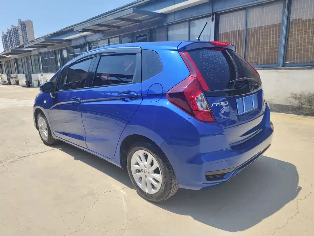 Honda Fit — фото 7