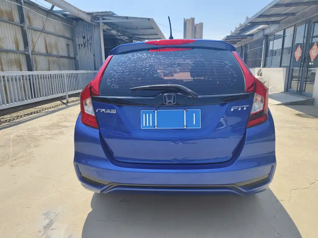 Honda Fit — фото 8