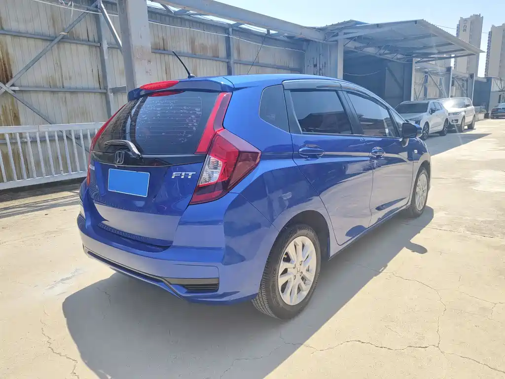 Honda Fit — фото 9