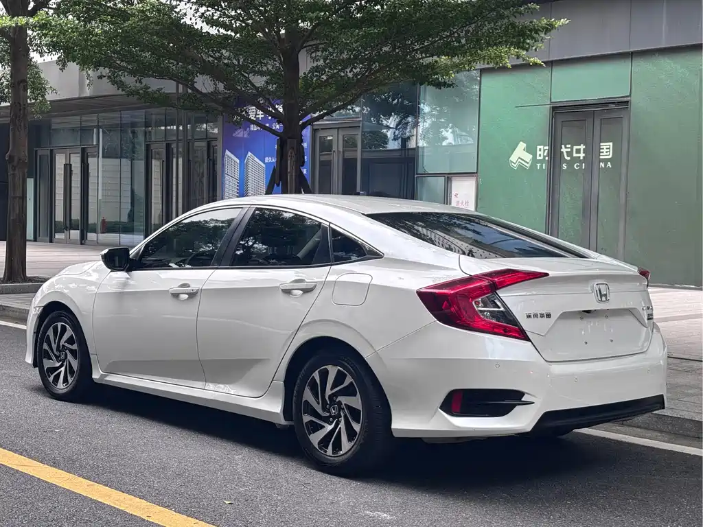 Honda Civic — фото 3