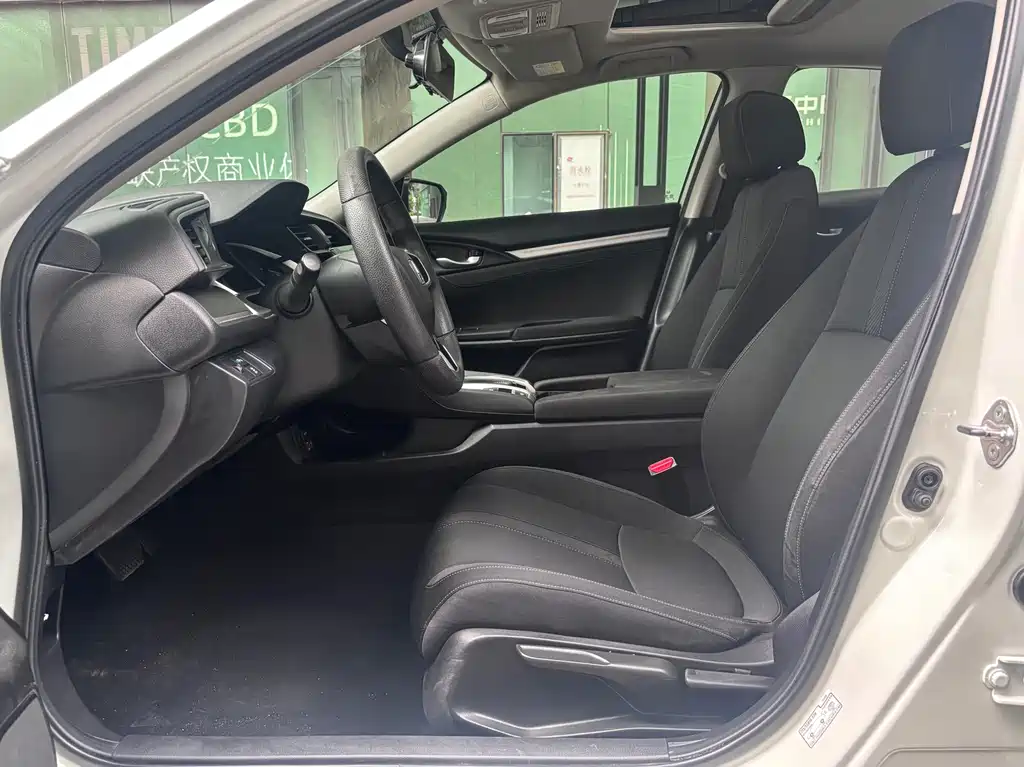 Honda Civic — фото 10