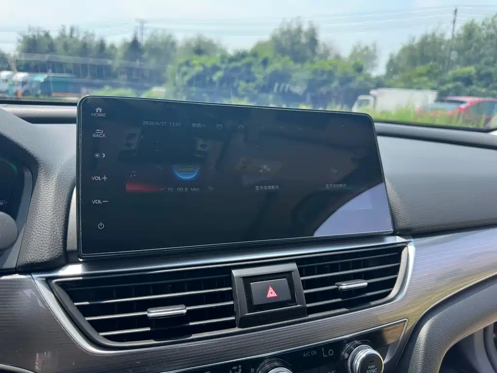 Honda Accord — фото 17