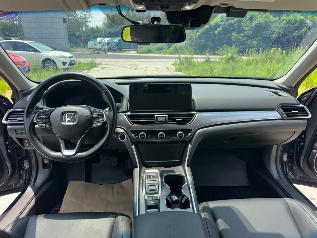 Honda Accord — фото 20